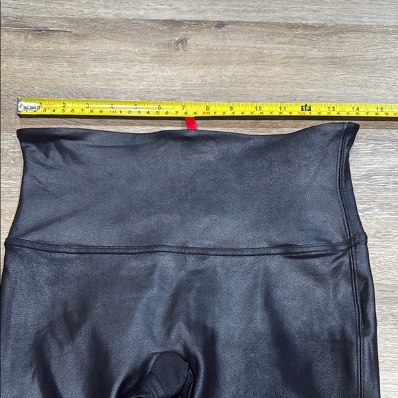 SPANX Size  L Black Form-Fitting Leggings with High-Rise Waistband Faux Leather - Picture 5 of 9